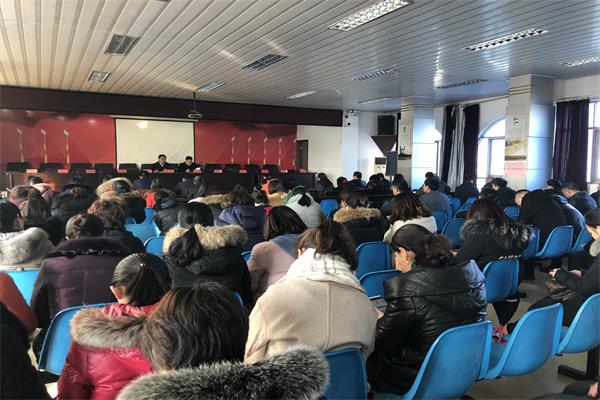 凤阳县府城镇积极准备应对降雪天气.jpg
