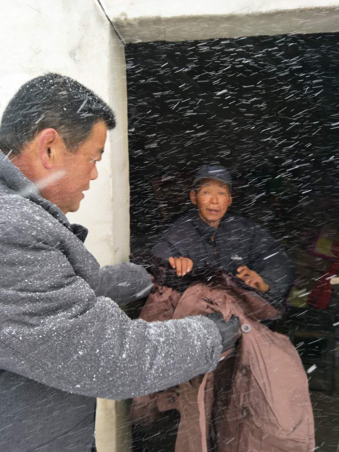 走访慰问.jpg
