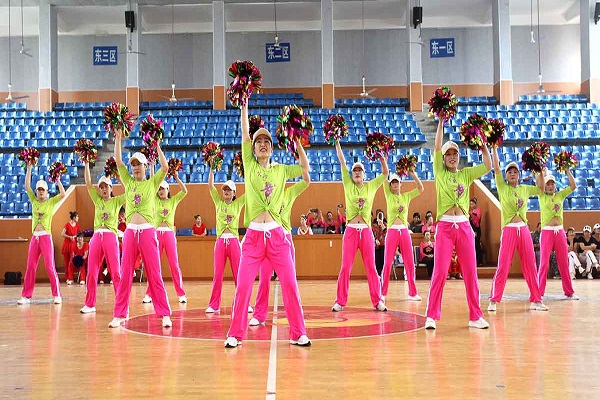 3、临淮镇代表队表演的舞蹈《舞动青春》.jpg