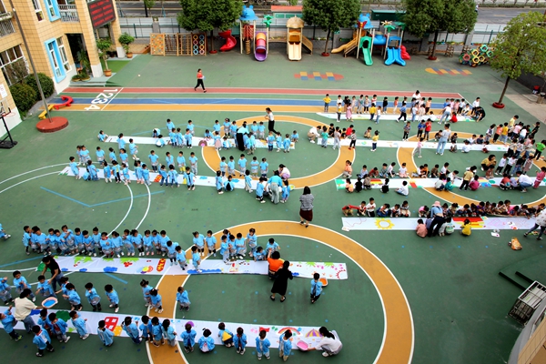 小小少年绘出梦想.JPG