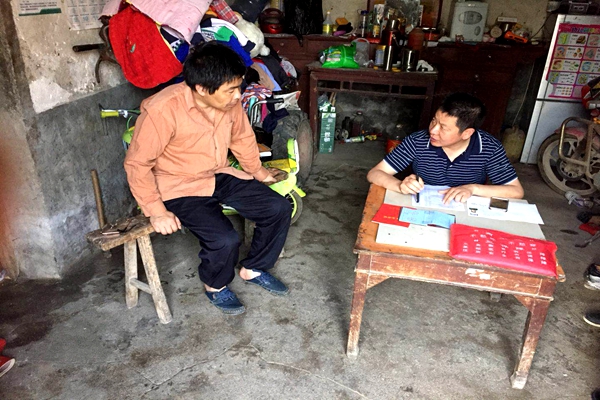 李文书副县长到沙涧村开展扶贫再排查行动.jpg