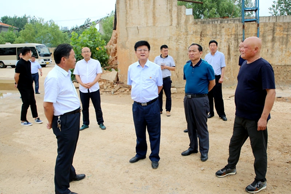 4.调研石英砂企业.JPG